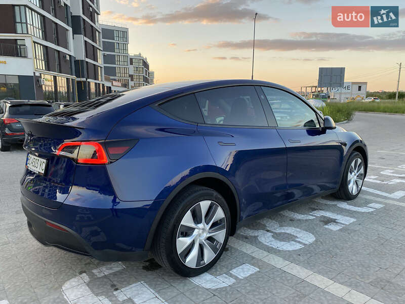 Внедорожник / Кроссовер Tesla Model Y 2023 в Львове