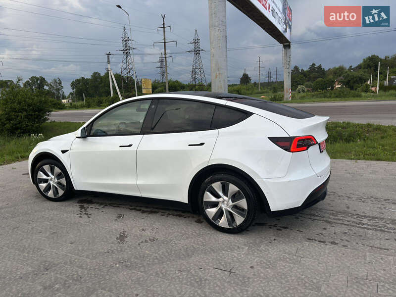 Внедорожник / Кроссовер Tesla Model Y 2021 в Львове
