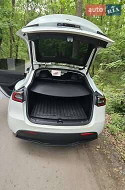 Позашляховик / Кросовер Tesla Model Y 2022 в 