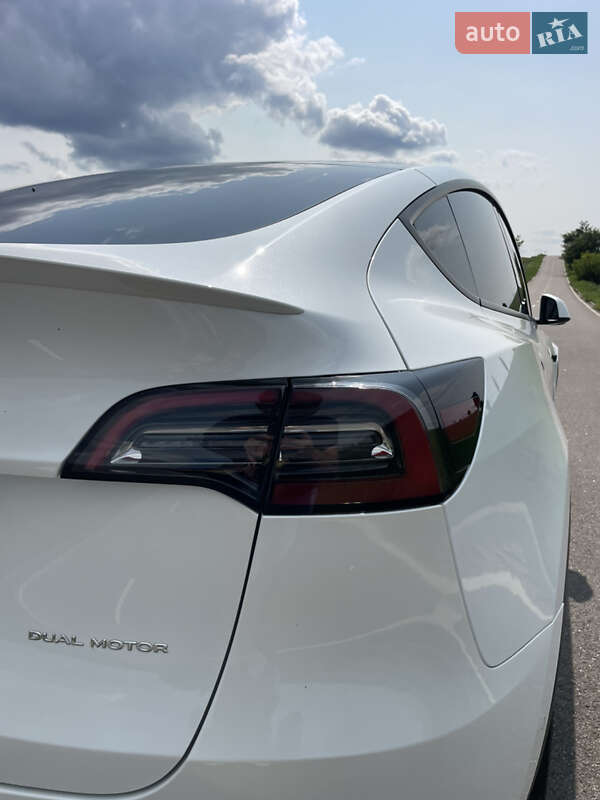 Позашляховик / Кросовер Tesla Model Y 2022 в Києві