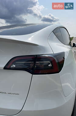 Внедорожник / Кроссовер Tesla Model Y 2022 в 