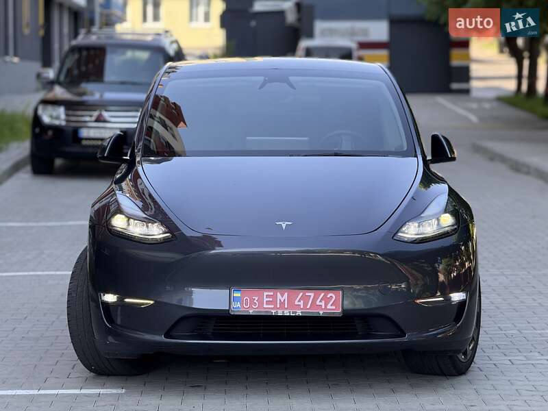 Позашляховик / Кросовер Tesla Model Y 2023 в Чернівцях