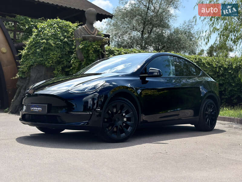 Tesla Model Y 2023