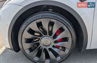 Внедорожник / Кроссовер Tesla Model Y 2022 в 