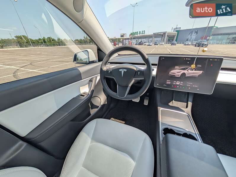 Позашляховик / Кросовер Tesla Model Y 2022 в Києві