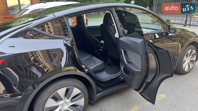 Внедорожник / Кроссовер Tesla Model Y 2020 в Киеве