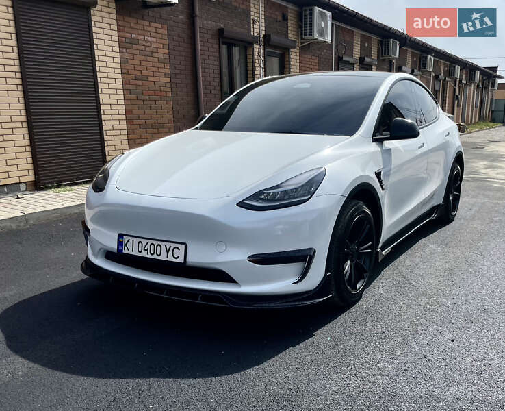 Tesla Model Y 2023