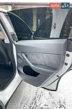 Внедорожник / Кроссовер Tesla Model Y 2023 в 