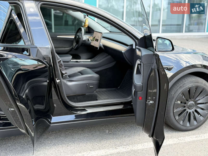 Внедорожник / Кроссовер Tesla Model Y 2023 в Днепре