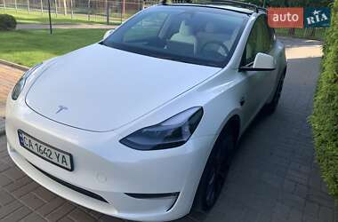 Позашляховик / Кросовер Tesla Model Y 2024 в 