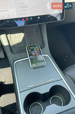 Внедорожник / Кроссовер Tesla Model Y 2021 в 
