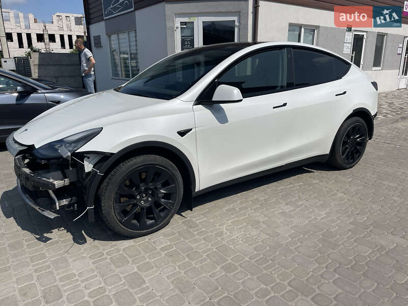 Внедорожник / Кроссовер Tesla Model Y 2021 в 