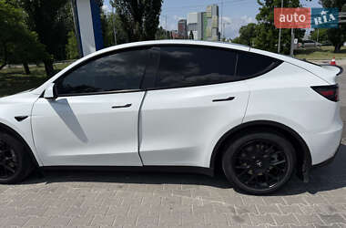 Позашляховик / Кросовер Tesla Model Y 2021 в 