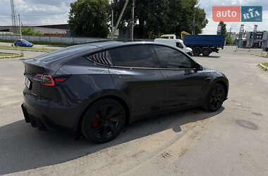 Позашляховик / Кросовер Tesla Model Y 2024 в 