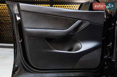 Позашляховик / Кросовер Tesla Model Y 2022 в 