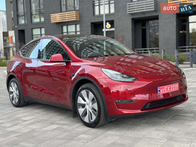 Внедорожник / Кроссовер Tesla Model Y 2024 в Киеве