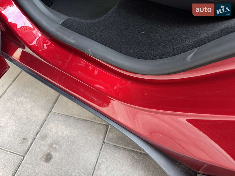 Внедорожник / Кроссовер Tesla Model Y 2024 в Киеве