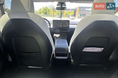 Внедорожник / Кроссовер Tesla Model Y 2021 в 