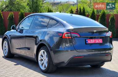 Внедорожник / Кроссовер Tesla Model Y 2024 в 