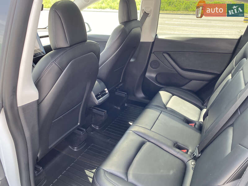 Внедорожник / Кроссовер Tesla Model Y 2021 в Львове