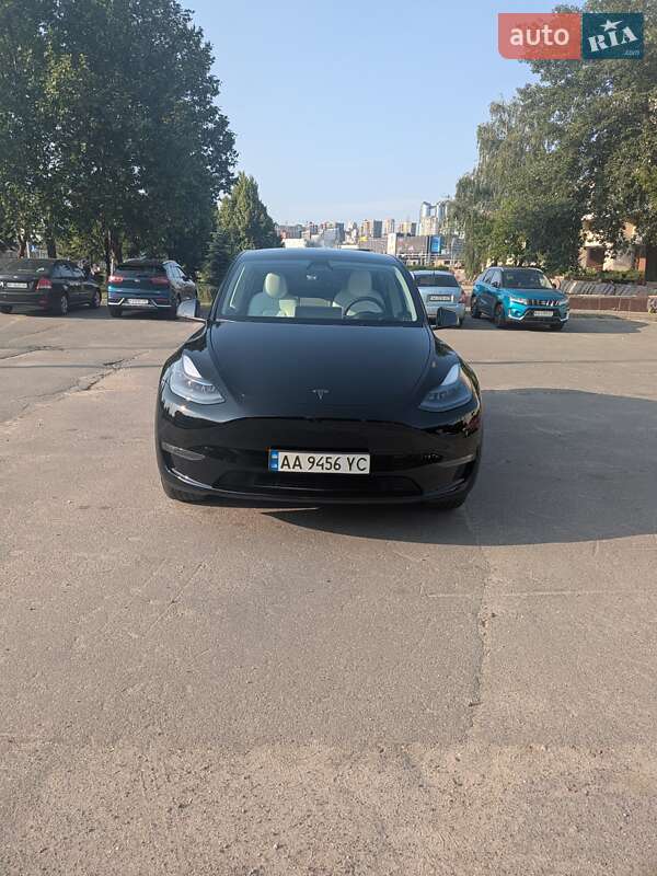 Внедорожник / Кроссовер Tesla Model Y 2023 в Киеве