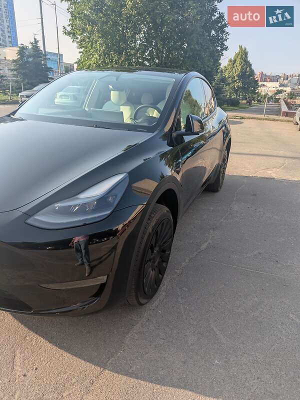 Внедорожник / Кроссовер Tesla Model Y 2023 в Киеве