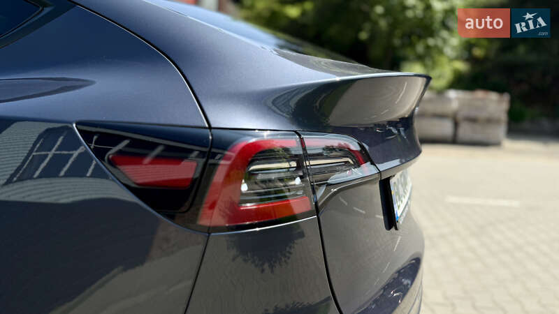 Внедорожник / Кроссовер Tesla Model Y 2023 в Львове