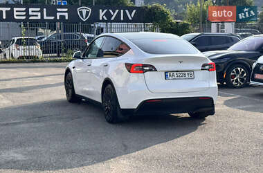 Внедорожник / Кроссовер Tesla Model Y 2021 в 