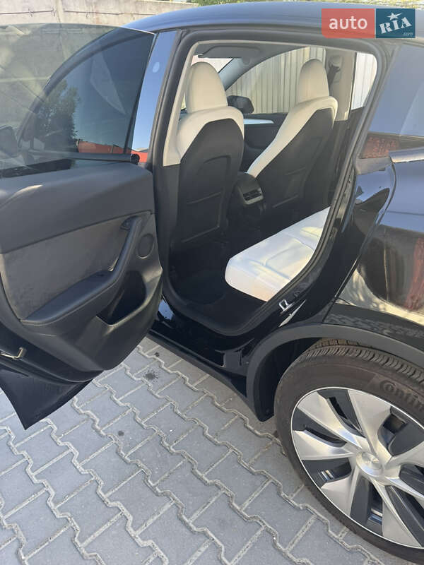 Внедорожник / Кроссовер Tesla Model Y 2023 в Тернополе