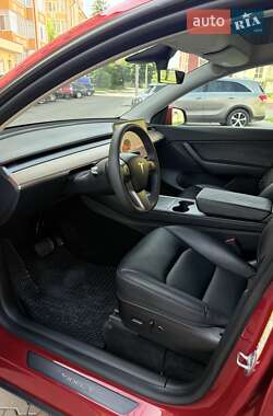 Внедорожник / Кроссовер Tesla Model Y 2021 в 