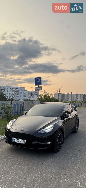 Внедорожник / Кроссовер Tesla Model Y 2021 в 