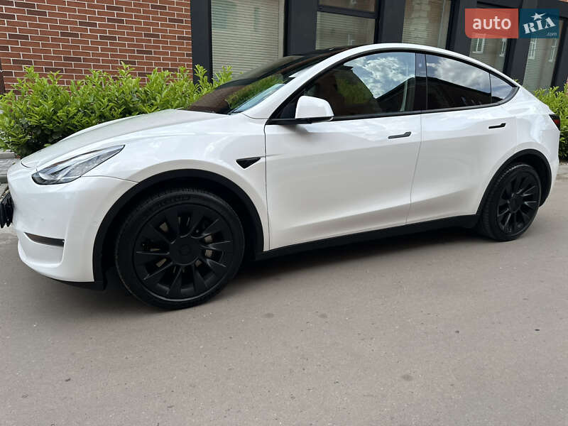 Позашляховик / Кросовер Tesla Model Y 2020 в Львові