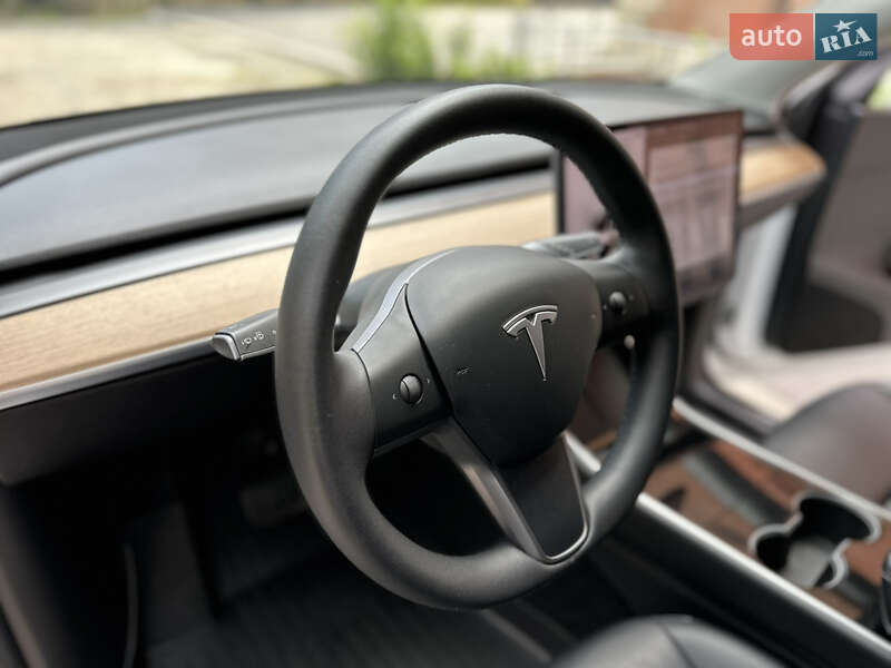 Позашляховик / Кросовер Tesla Model Y 2020 в Львові