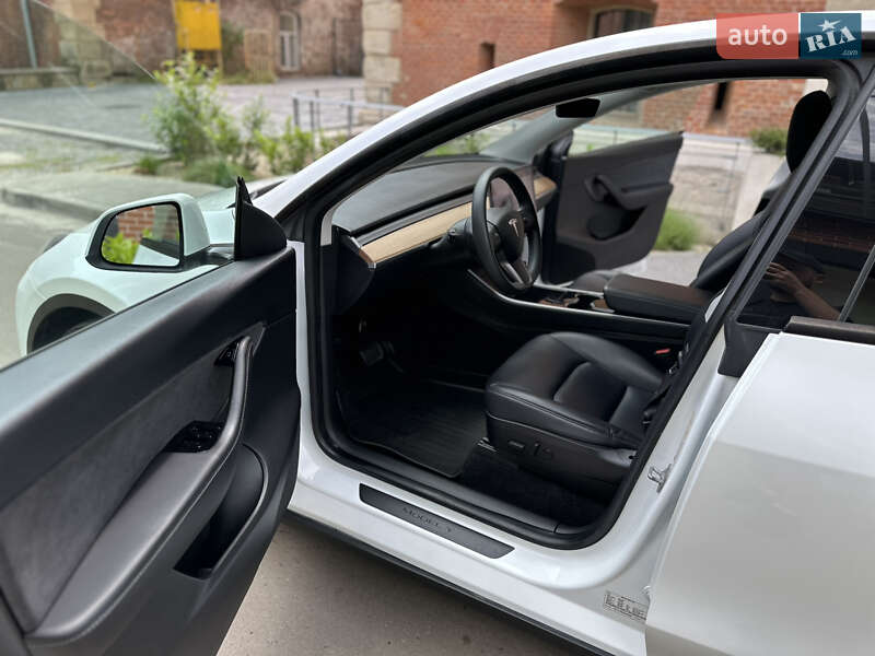 Позашляховик / Кросовер Tesla Model Y 2020 в Львові