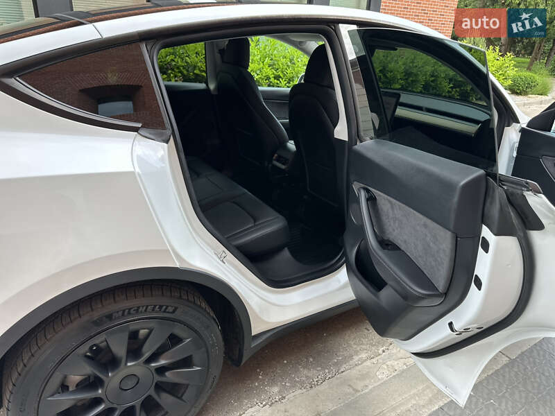 Позашляховик / Кросовер Tesla Model Y 2020 в Львові