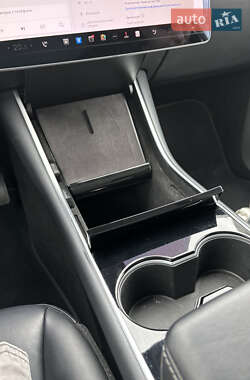 Внедорожник / Кроссовер Tesla Model Y 2020 в Киеве