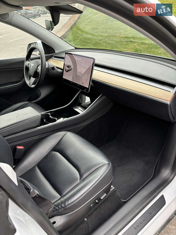 Позашляховик / Кросовер Tesla Model Y 2020 в Києві