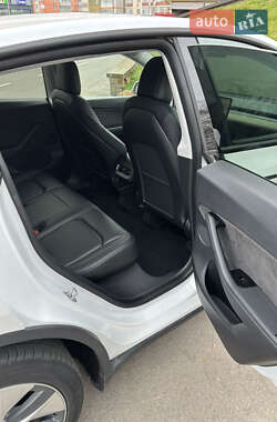 Внедорожник / Кроссовер Tesla Model Y 2020 в Киеве