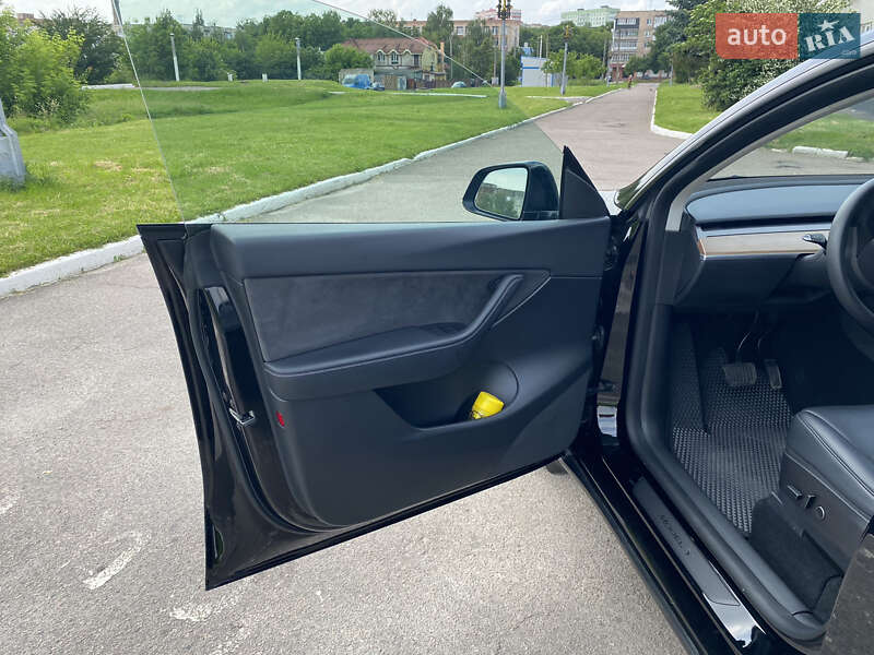 Внедорожник / Кроссовер Tesla Model Y 2022 в Ровно