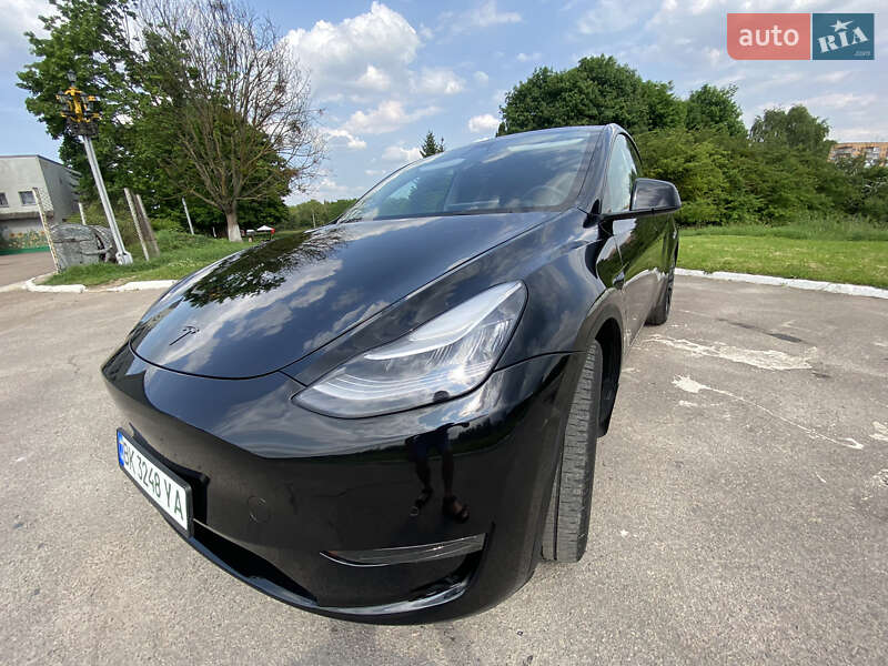 Внедорожник / Кроссовер Tesla Model Y 2022 в Ровно