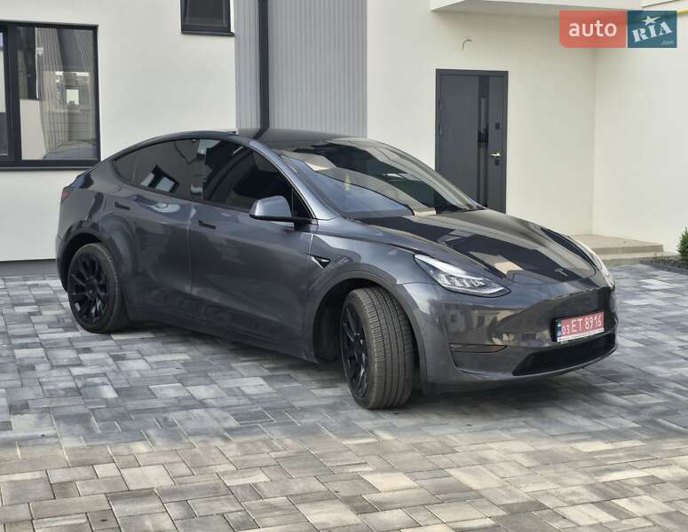 Внедорожник / Кроссовер Tesla Model Y 2021 в Ровно