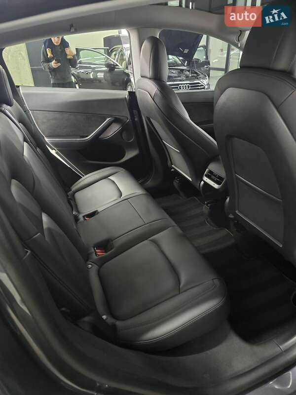 Внедорожник / Кроссовер Tesla Model Y 2021 в Ровно