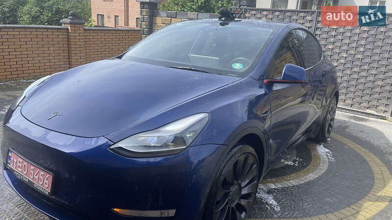 Внедорожник / Кроссовер Tesla Model Y 2021 в Луцке
