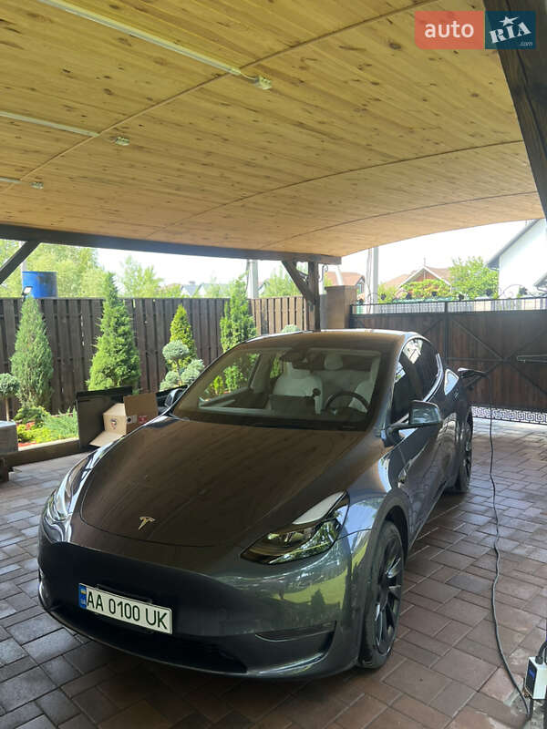 Внедорожник / Кроссовер Tesla Model Y 2023 в Киеве