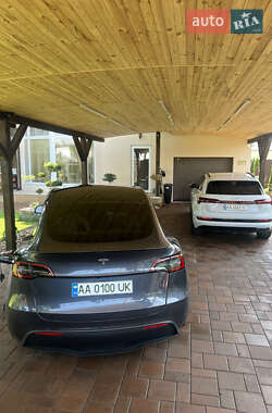 Внедорожник / Кроссовер Tesla Model Y 2023 в 