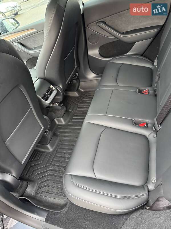 Внедорожник / Кроссовер Tesla Model Y 2022 в Киеве