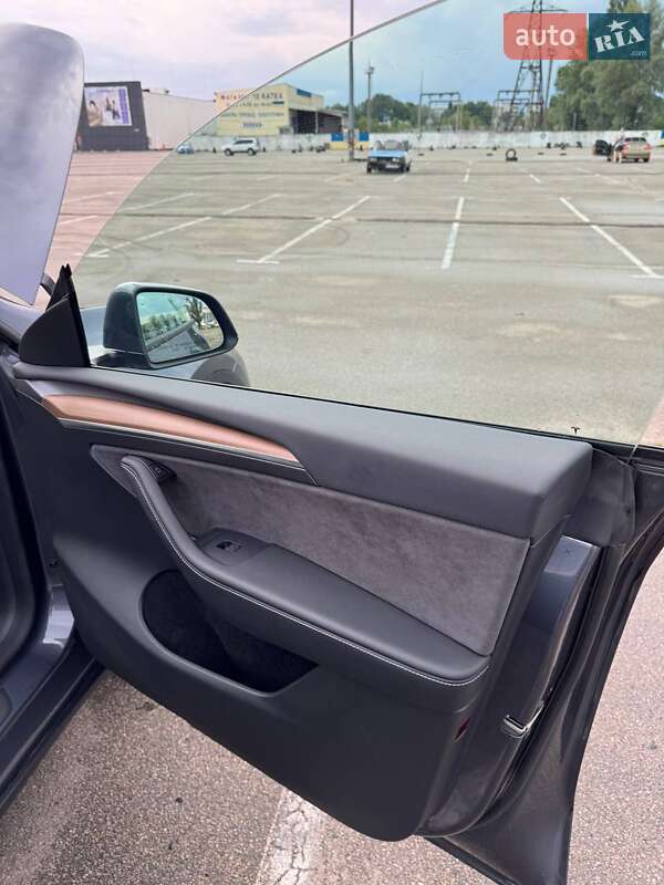 Внедорожник / Кроссовер Tesla Model Y 2022 в Киеве