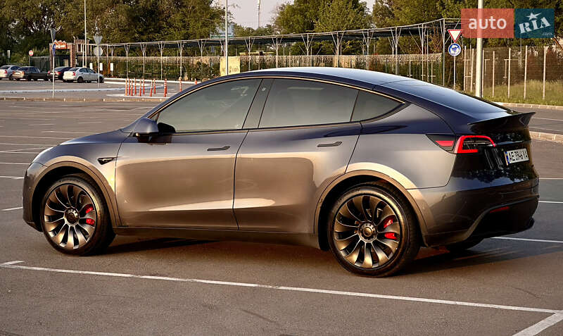 Позашляховик / Кросовер Tesla Model Y 2020 в Дніпрі