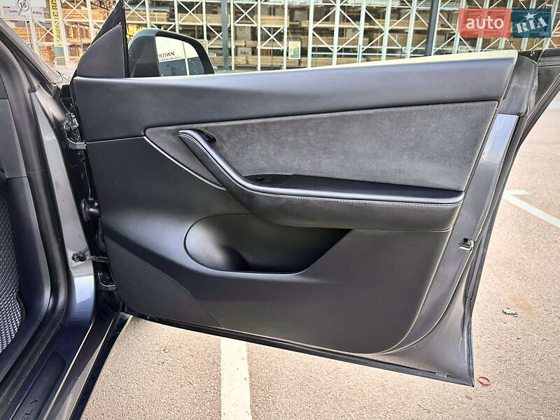 Позашляховик / Кросовер Tesla Model Y 2020 в Дніпрі