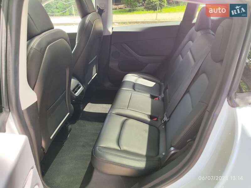 Внедорожник / Кроссовер Tesla Model Y 2020 в Львове